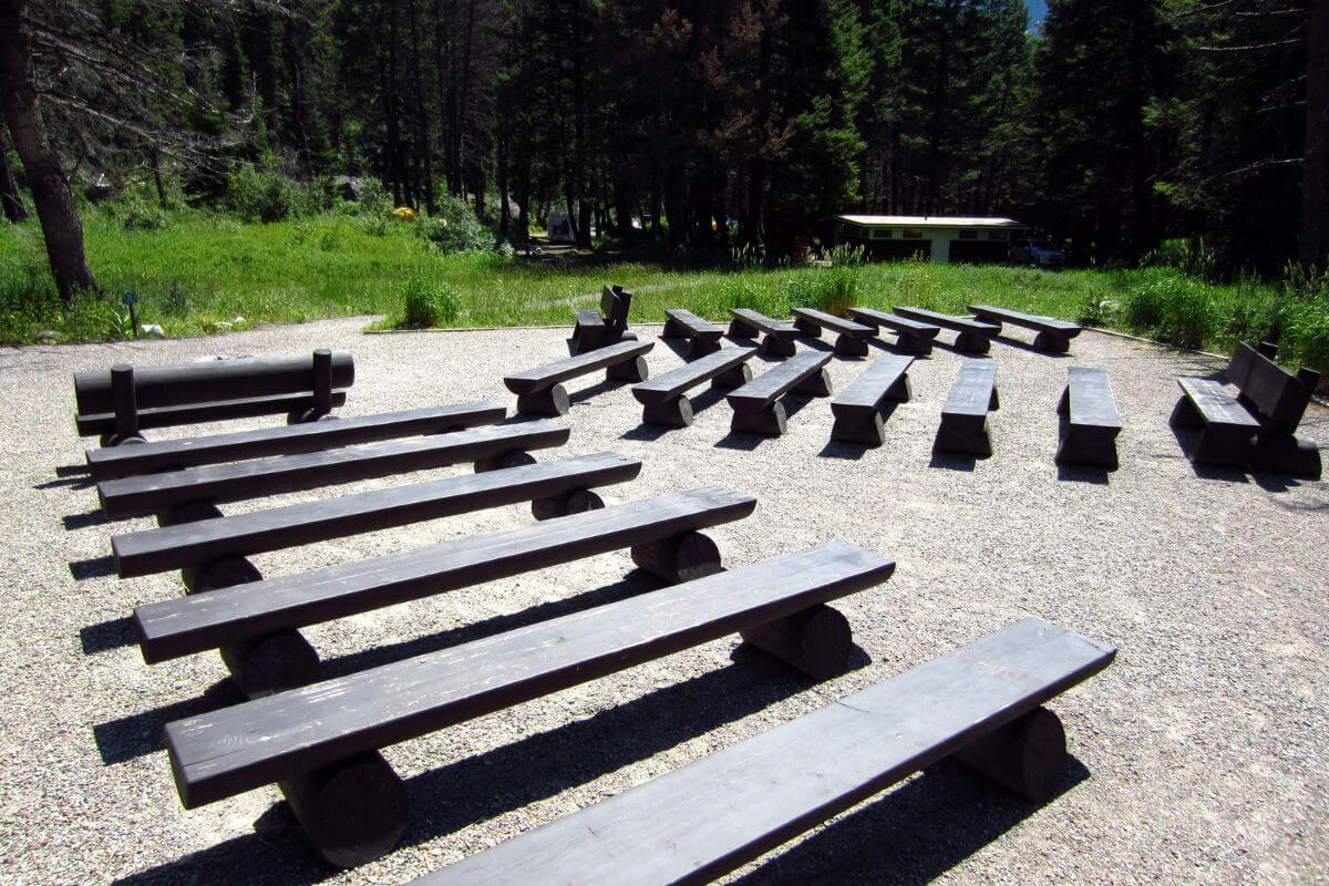 A cluster of benches in an amphitheater.