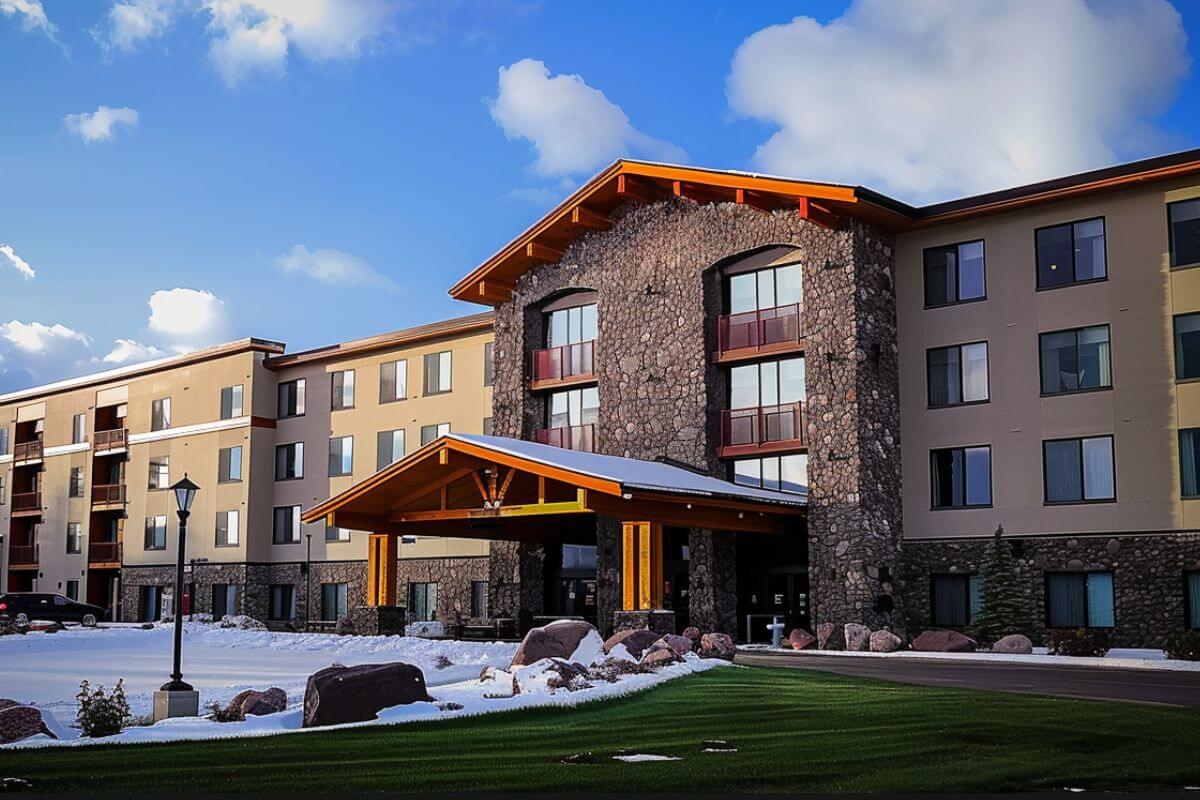 The outside view of Glacier Peaks Hotel with snow