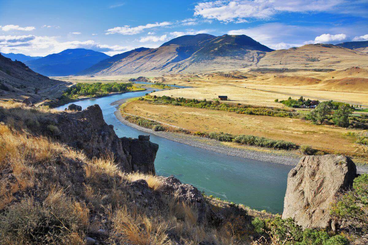 Photo of the Beautiful Missouri River in Montana