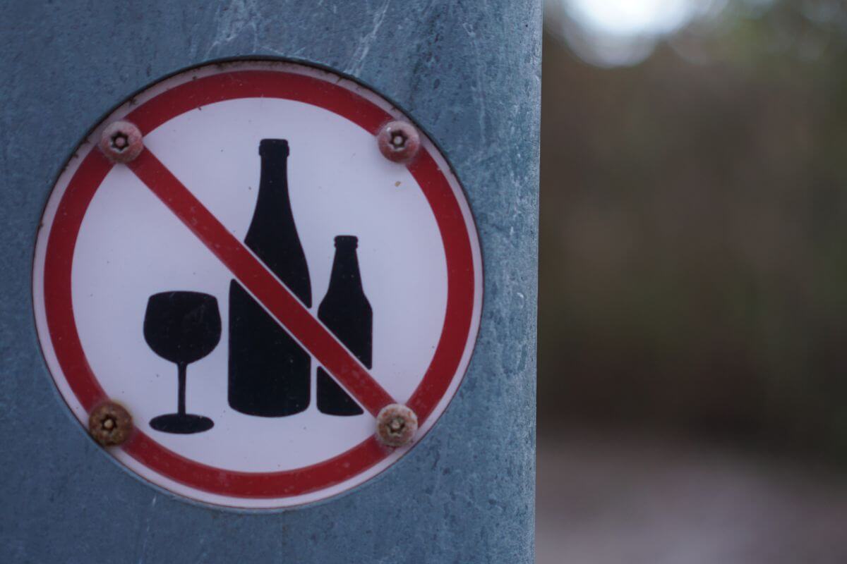 A no alcohol sign