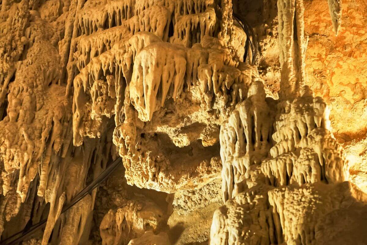 Inside Lewis and Clark Caverns